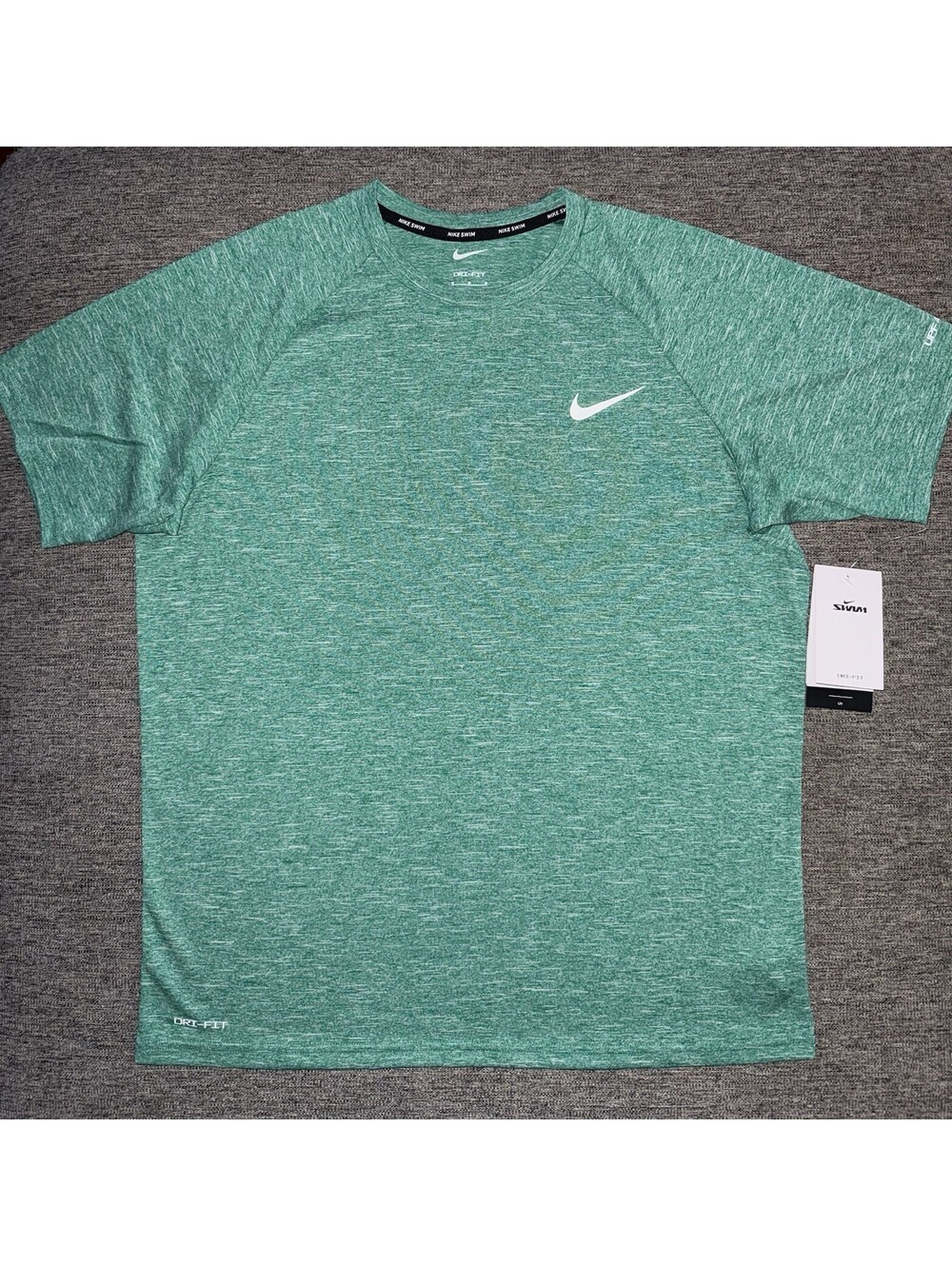 Nike Swim Dri-Fit Medium Green Short Sleeve Shirt UPF 40+ NESSA589-001 New